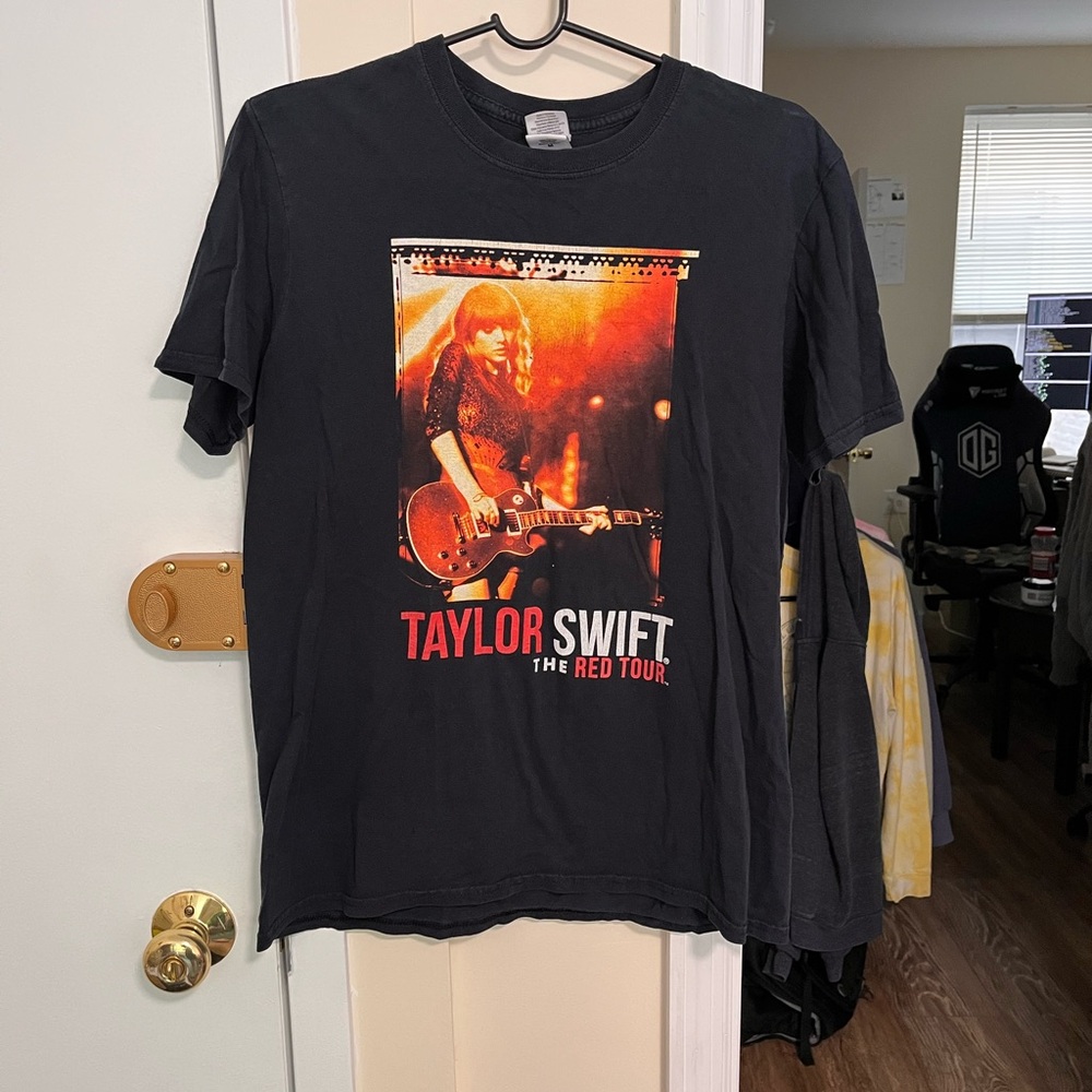 Taylor Swift - RED Tour Tee